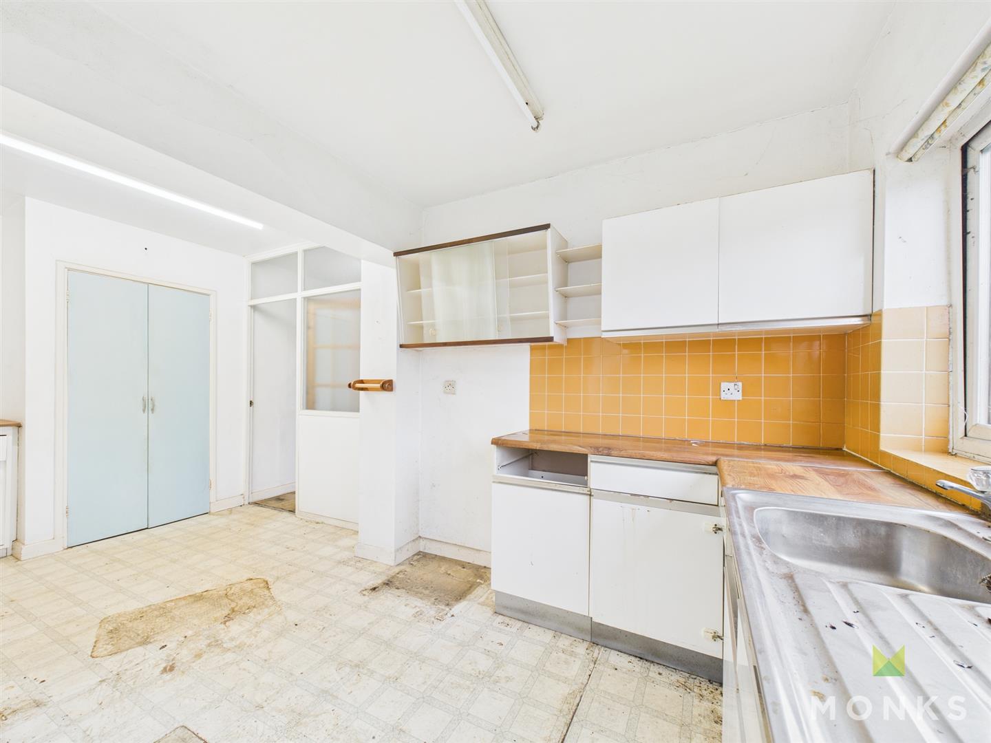 15 Portland Crescent, Shrewsbury, SY2 5NH SSTC